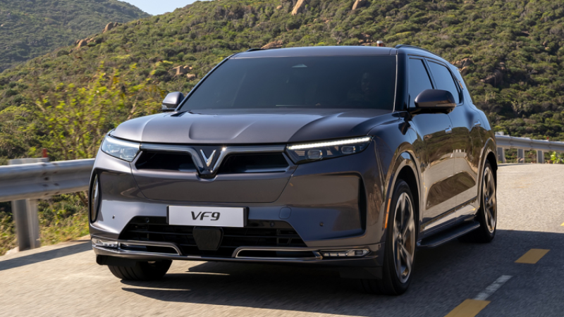 Dáng E-SUV bề thế, sang trọng